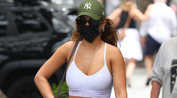 How to choose tight clothing for sports?